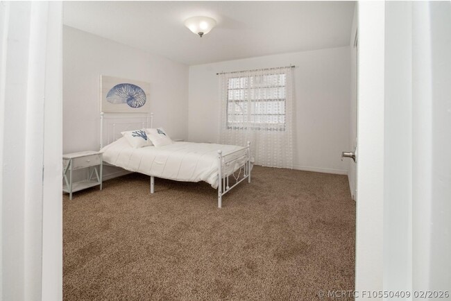 Building Photo - 2504 Hibiscus Dr W