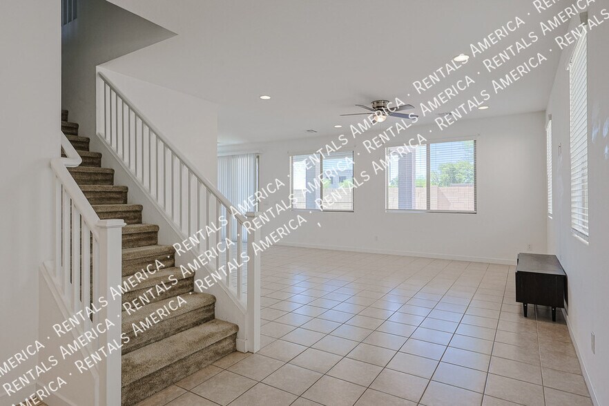 Building Photo - 6038 W Hartford Ct