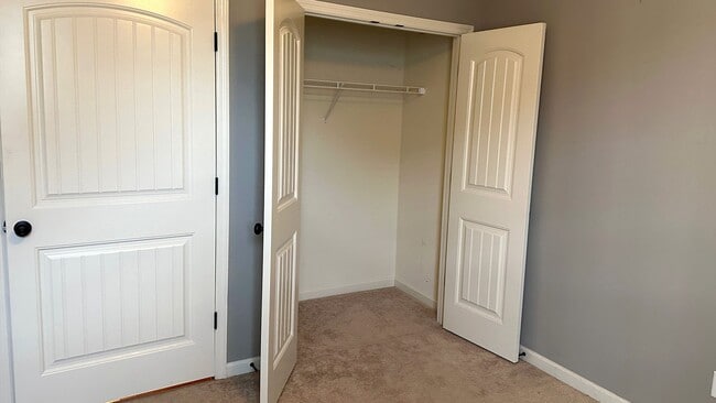 Building Photo - Large Townhouse in Stonewall Farms in Hixson