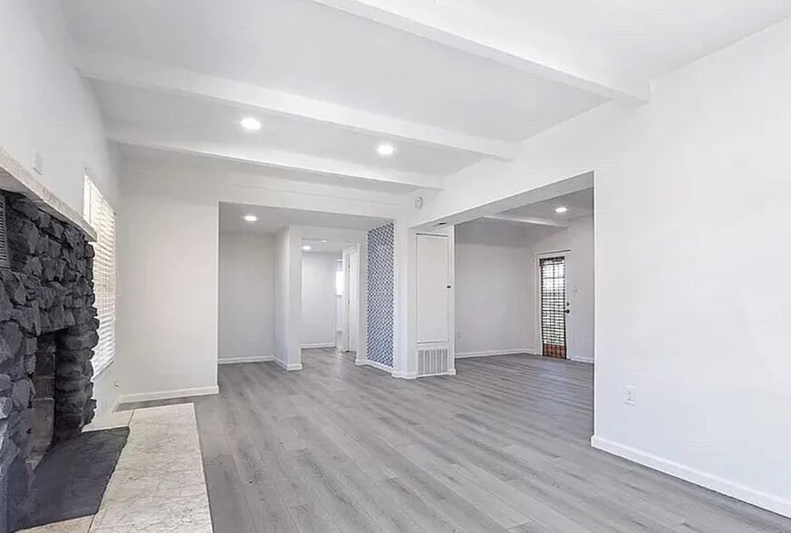 Living Room - 6435 Camarilla Ave