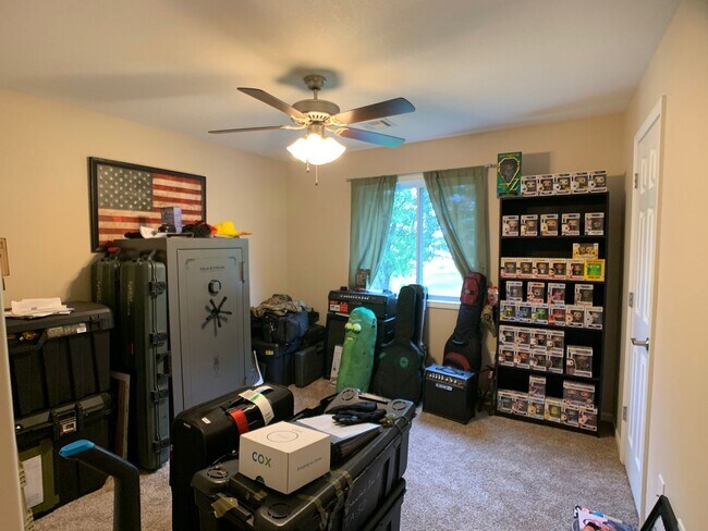 Building Photo - SUPER CUTE DUPLEX ON THE WEST SIDE OF TOWN!