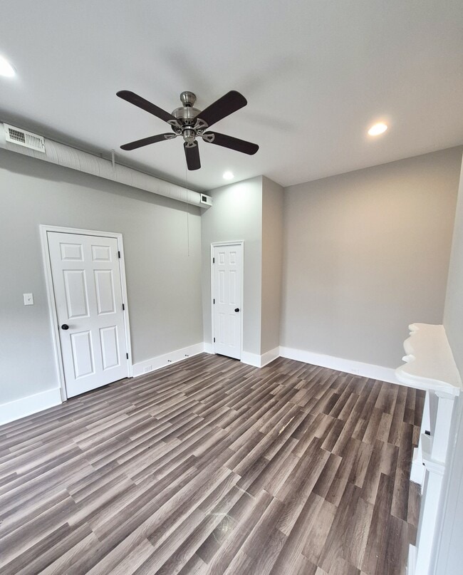 Building Photo - 2820 Q St