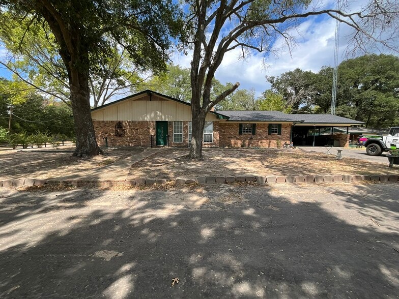 Primary Photo - 711 VZ County Road 2411