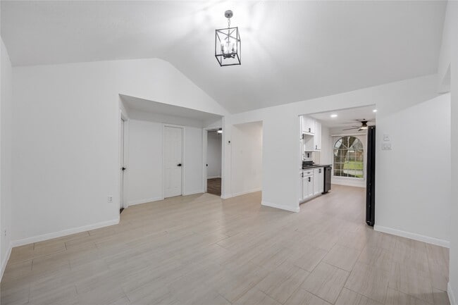 Building Photo - 2407 Tinechester Dr