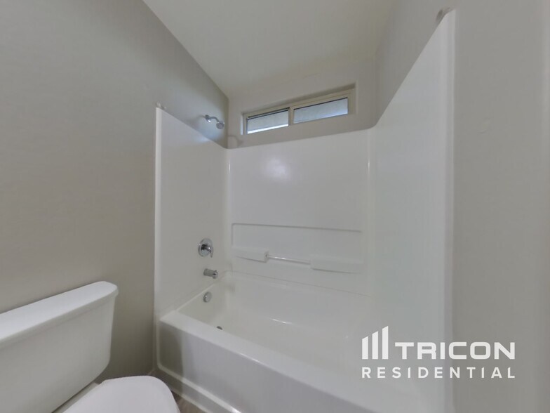 Building Photo - 11940 W El Cortez Pl