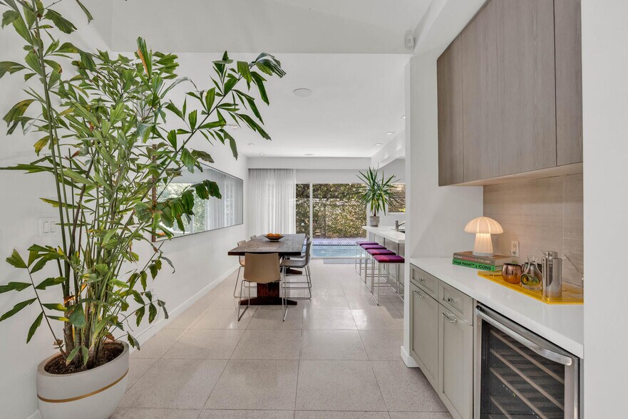 Building Photo - 420 NE 87th St