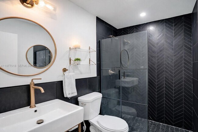 Building Photo - 1844 NE 26th Ave