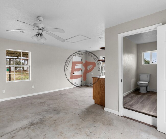 Building Photo - 511 N Aspen St