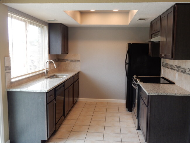 2 bd / 2 bth / 1105 sqft Duplex for rent - 12307 shadyview dr