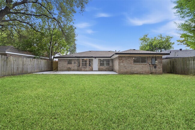 Building Photo - 11311 Hazen St