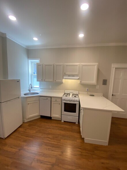 Building Photo - 1193 Commonwealth Ave