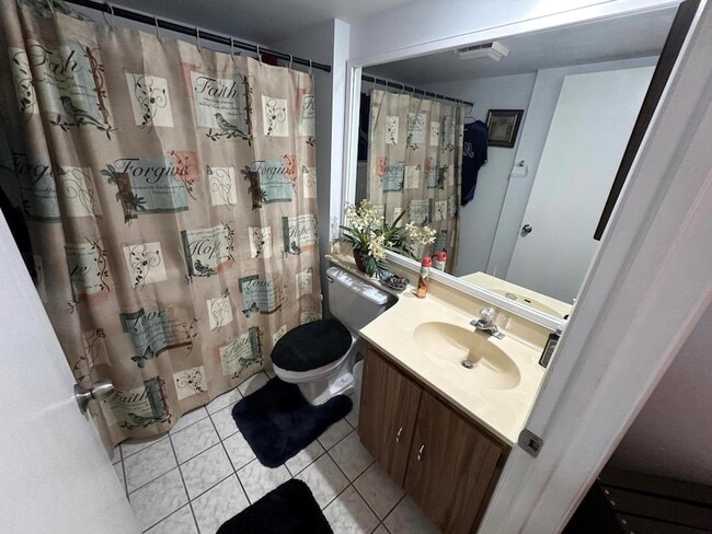 Building Photo - 246 Charter Way