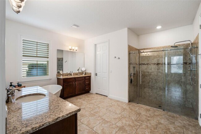 Building Photo - 6020 Marleon Dr