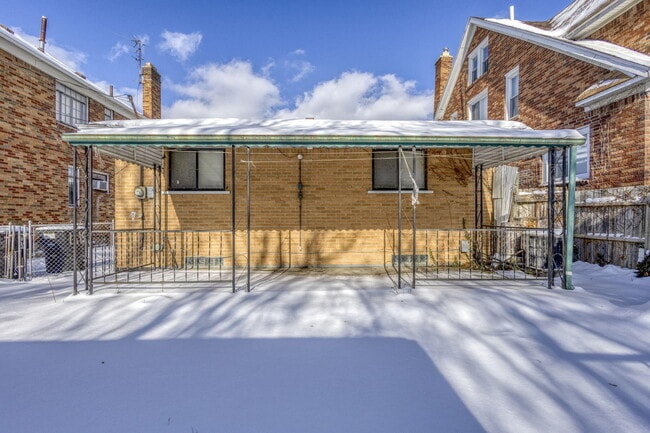 Building Photo - 11156 Outer Dr