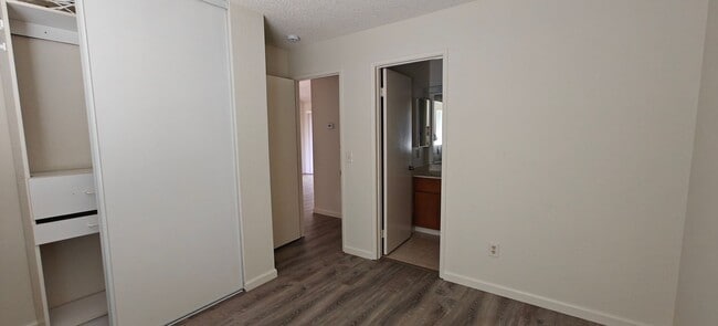 Building Photo - Bay Point  - 2 beds and 2 baths Second Floor Condo