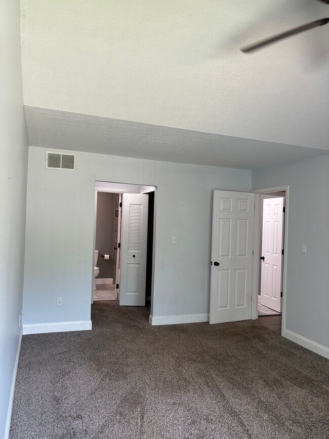 Building Photo - 964 Timberwood Dr
