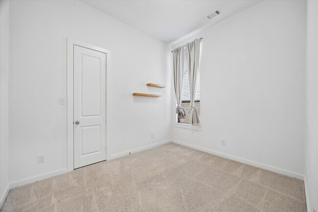 Building Photo - 9622 Wright Dr