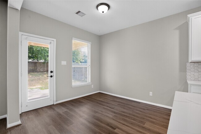 Building Photo - 7611 Dragon Pearls Ln
