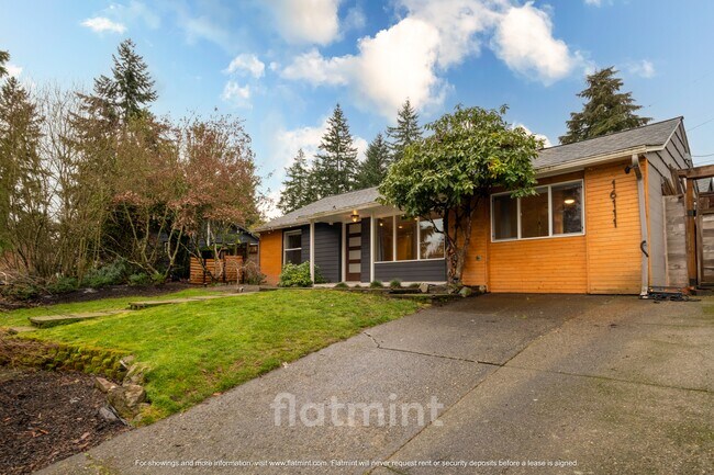 Building Photo - 16111 Stone Ave N