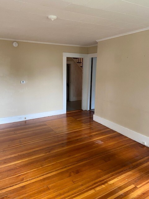 living room - 404 Washington St