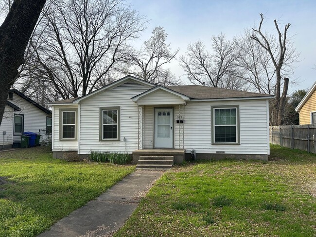 Building Photo - Updated home in the Heart of Waco