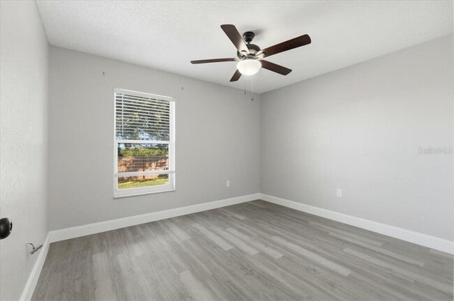 Building Photo - 985 Highland Crest Cir