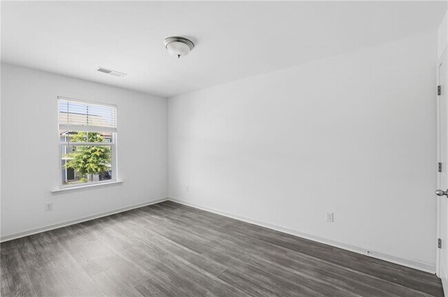 Building Photo - 7134 Gladstone Cir