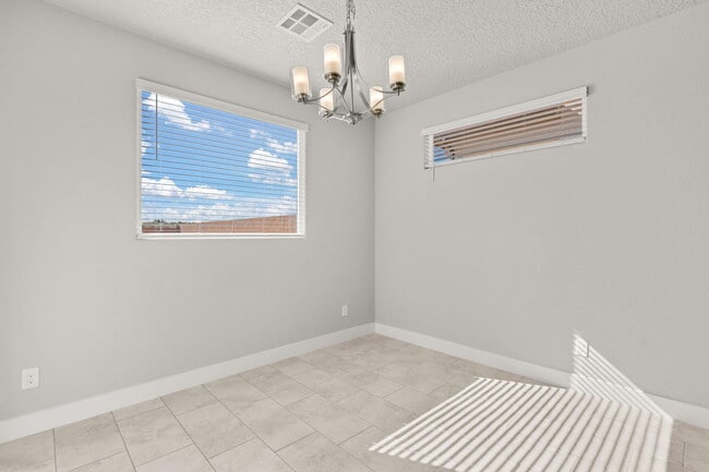 Building Photo - 4030 Silver Springs Road NE