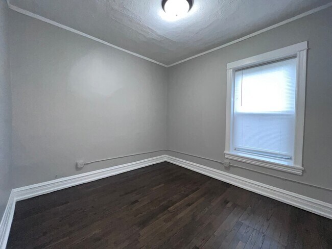 Building Photo - 2707 E 78th St