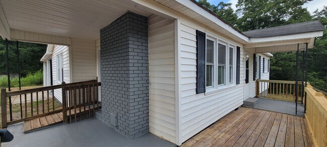 Building Photo - 10326 Cumming Hwy