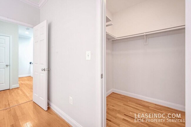 Building Photo - 1208 V St NW