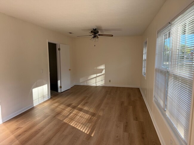 Building Photo - Available NOW-  103 Meadowlark-1/2 Off the first month rent with a 12-month lease