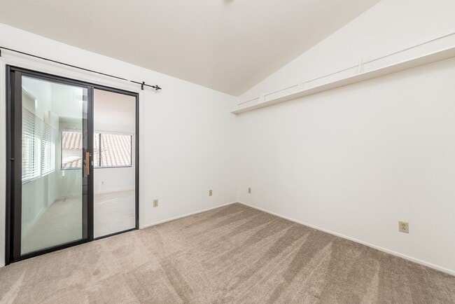 Building Photo - Lovely 4 bedroom Oceanside home!