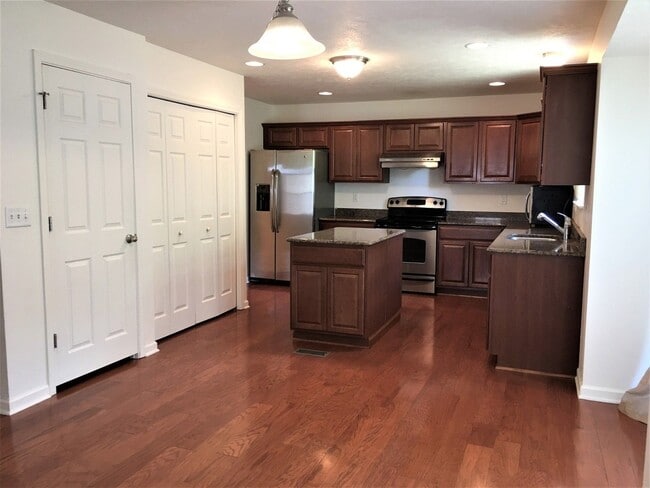 Building Photo - 133 Nottingham Dr