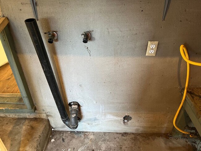 Building Photo - Charming Home for rent coming soon!