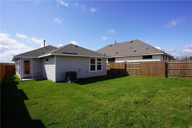 Building Photo - 131 Trailstone Dr