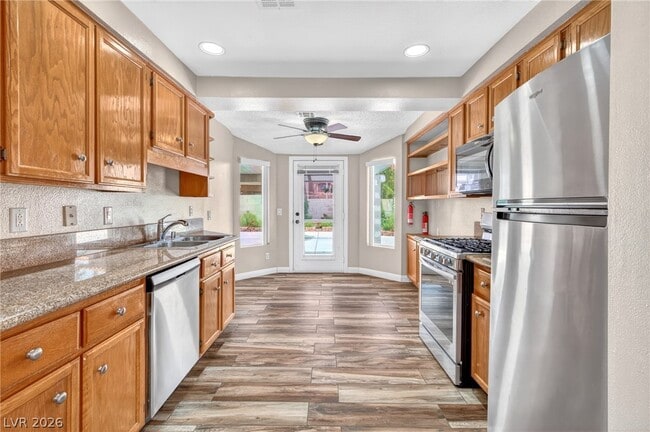 Building Photo - 933 Derringer Ln