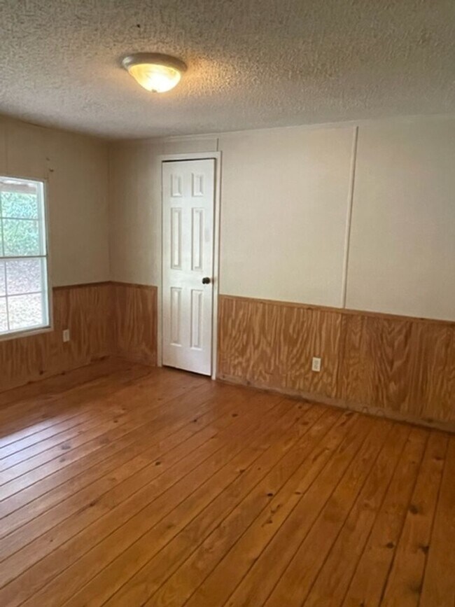 Building Photo - Rustic home in Citronelle