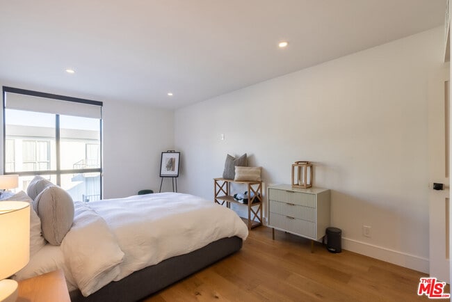 Building Photo - 1351 N Crescent Heights Blvd