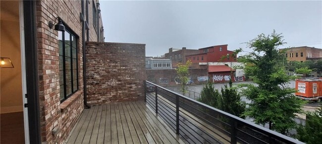 Building Photo - 306 Fair St SW