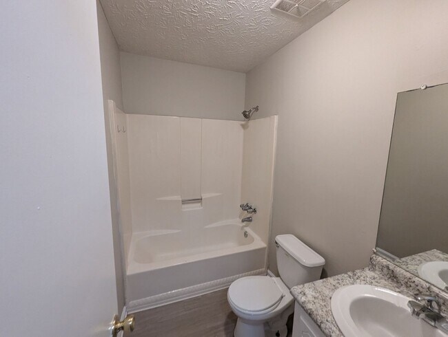 Building Photo - 240 Rustwood Dr
