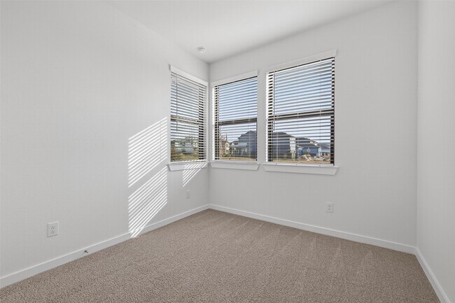 Building Photo - 1213 Mercantile St