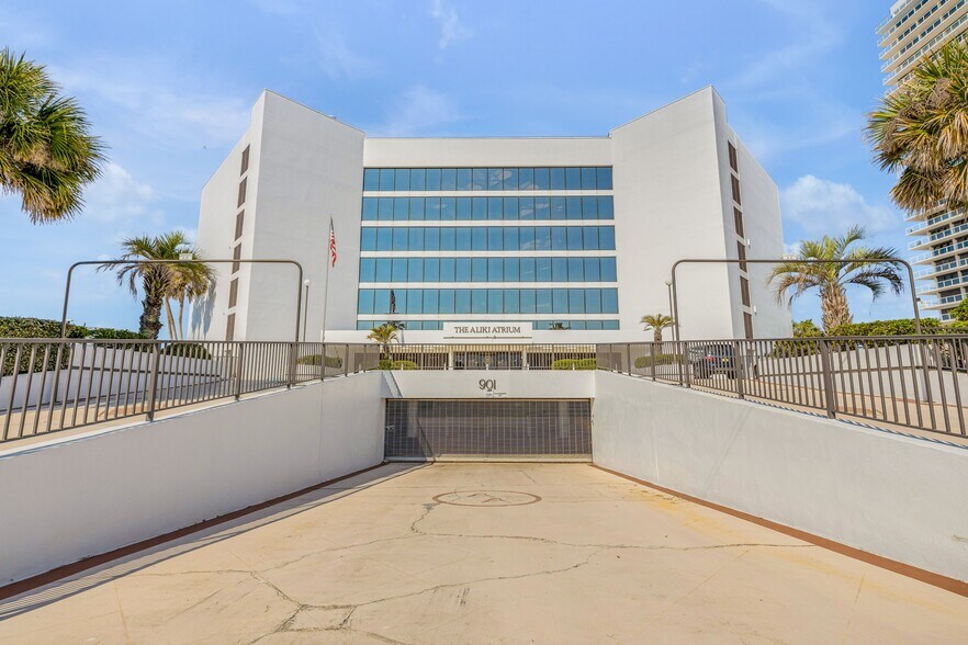 Building Photo - 901 S Atlantic Ave
