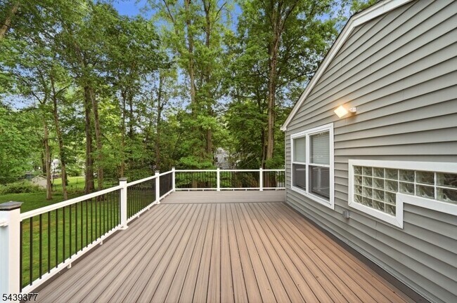 Building Photo - 47 Crossbrook Rd