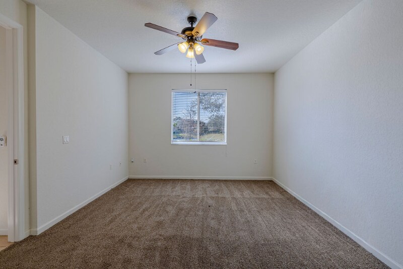 Building Photo - 805 Middleton Dr SW