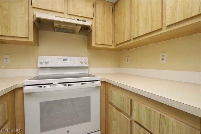 Building Photo - 1275 7th Ave N