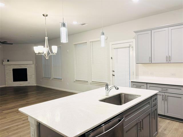 Building Photo - 4732 Bluffview Dr