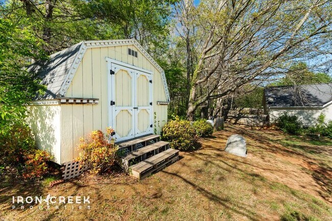 Building Photo - 49 Azalea Dr