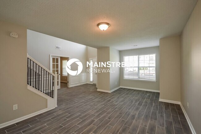 Building Photo - 6 Bedroom Pet-Friendly Home in COVINGTON, GA with Main Street Renewal