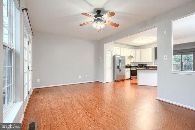 Building Photo - 8820 Papillon Dr